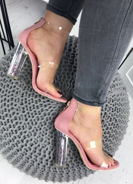 Růžové sandálky s průsvitnými řemínky