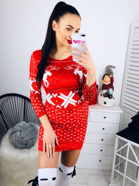 Vánoční červené šaty se sobem