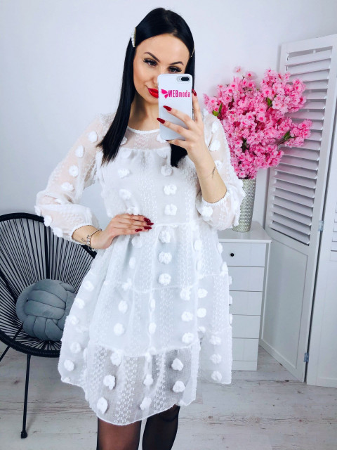 Bílé krátké puntíkované šaty