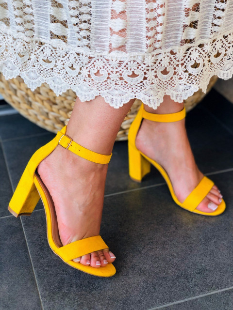 Dámské žluté sandálky na hrubém podpatku ROSE
