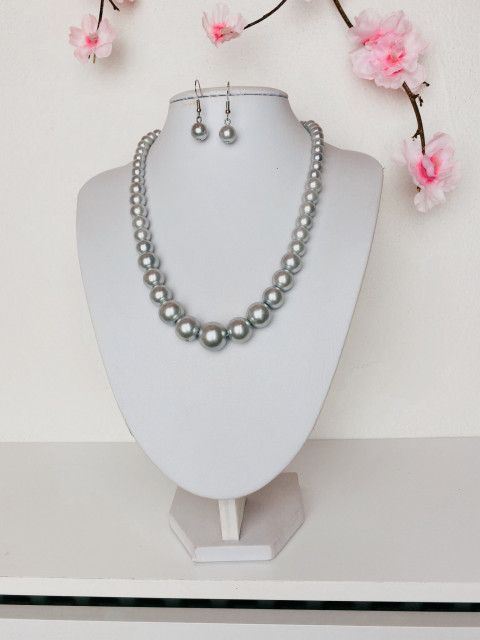 Dámský perlový náhrdelník