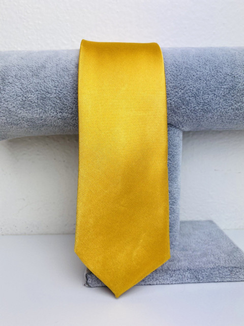 Pánská zlatá saténová úzká kravata