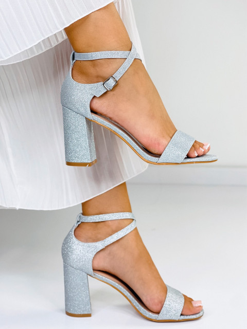 Dámské třpytivé elegantní sandály - stříbrné