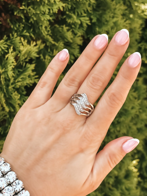 Dámský stříbrný prsten s kamínky 8