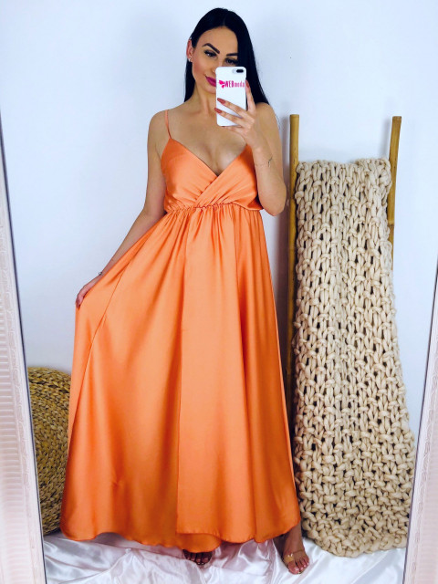 Dámské dlouhé oranžové saténové šaty