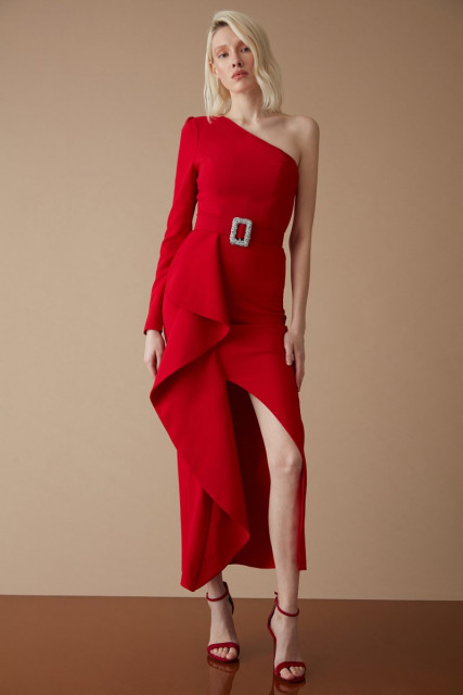 Červené společenské šaty s páskem
