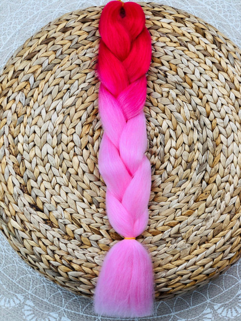 Červeno-růžový pletený kanekalon