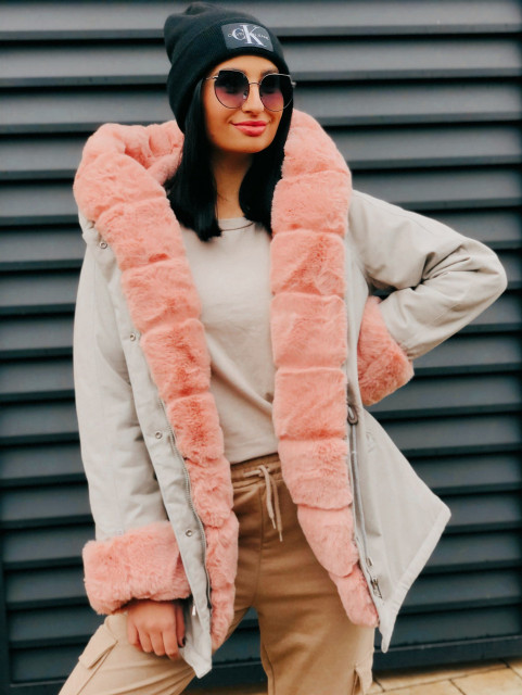 Béžová zimní bunda zateplená růžovou kožešinou