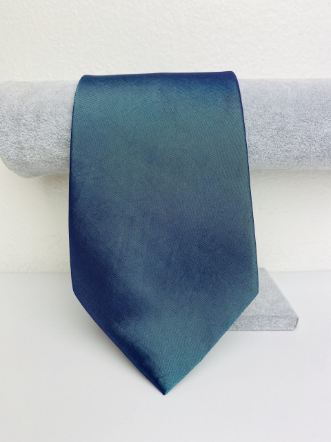 Pánská zelená kravata s modrým odleskem