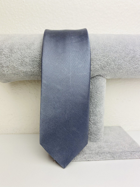 Pánská šedá saténová úzká kravata