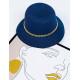 Modrý slaměný klobouk s řetězem