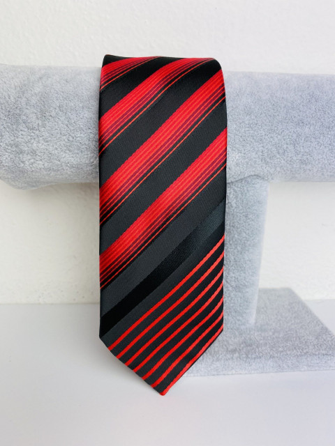 Pánská černo-červená úzká kravata