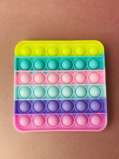 Pop-it barevný čtverec