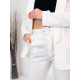 Dámský bílý kalhotový kostým s páskem