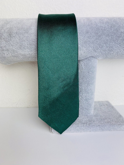 Pánská tmavá zelená saténová úzká kravata