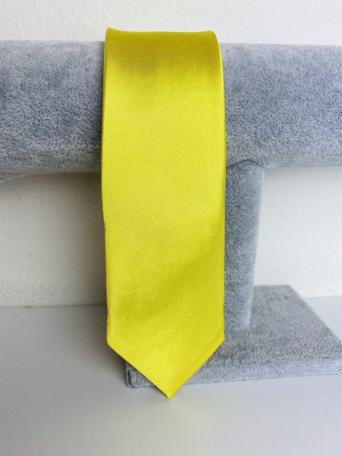 Pánská žlutá saténová úzká kravata
