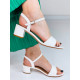 Bílé dámské sandály na nízkém podpatku
