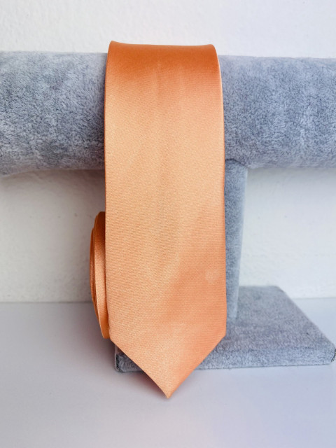 Pánská světlá oranžová saténová úzká kravata