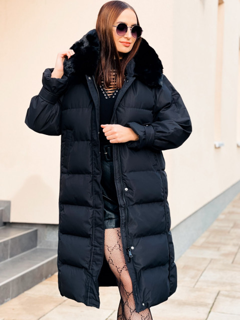 Dámská zimní prošívaná bunda s kožešinovou kapucí - černá