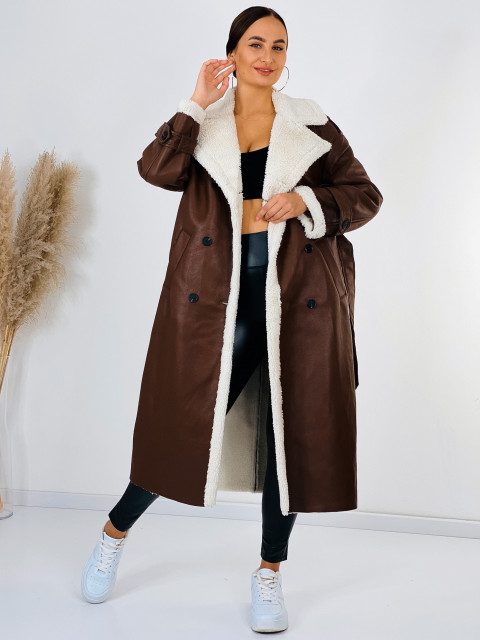Dámský dlouhý koženkový zateplený zimní kabát s páskem - hnědý
