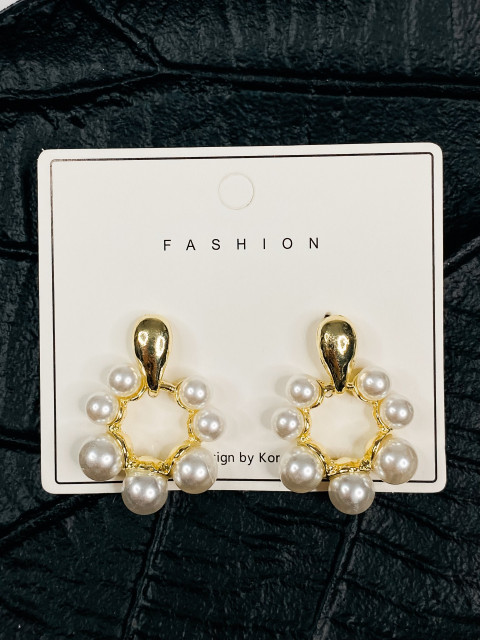 Dámské elegantní zlaté náušnice s perlami