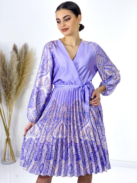 Dámské plisované vzorované společenské šaty s páskem - fialové
