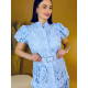 Dámské krajkové šaty s páskem a balonovými rukávy - modré