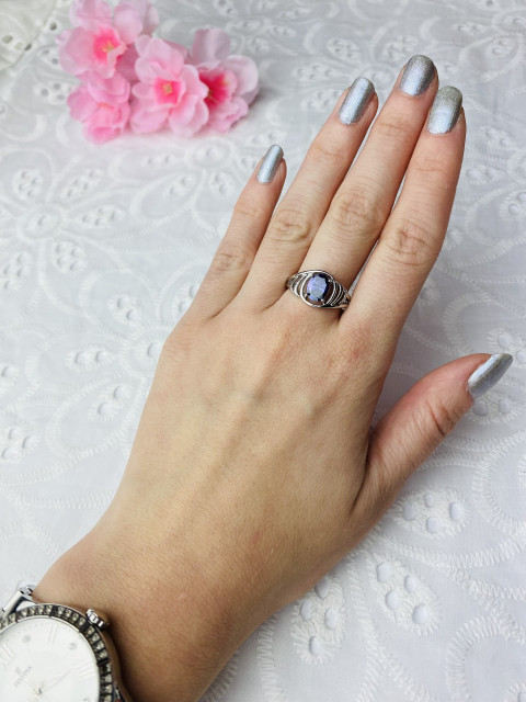 Dámský stříbrný prsten s fialovým krystalem 6