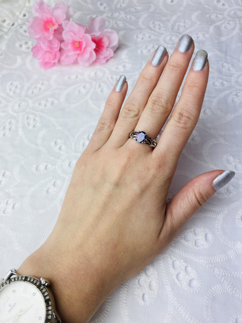 Dámský stříbrný prsten s fialovým krystalem 7