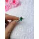Dámský stříbrný prsten se zeleným krystalem 1