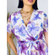 Dámské květované šaty s páskem a véčkovým výstřihem - fialové